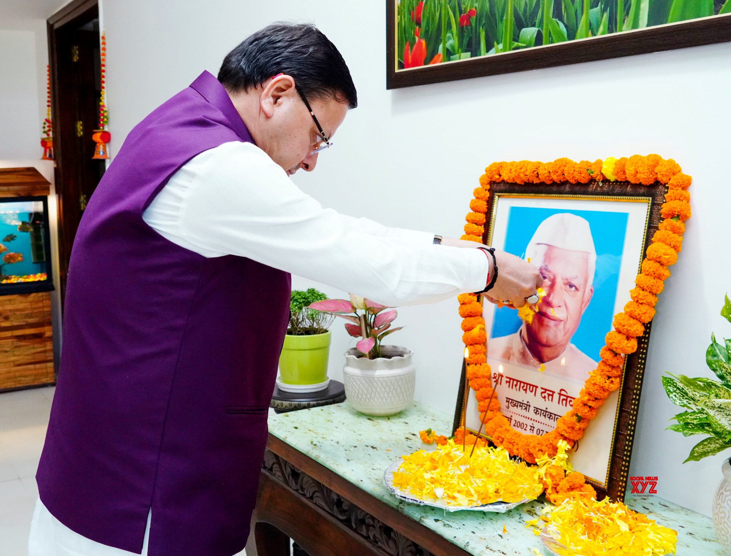 Dehradun: Uttarakhand CM Pushkar Singh deposita flores en Dhami Narayan Dutt Tiwari - #Gallery