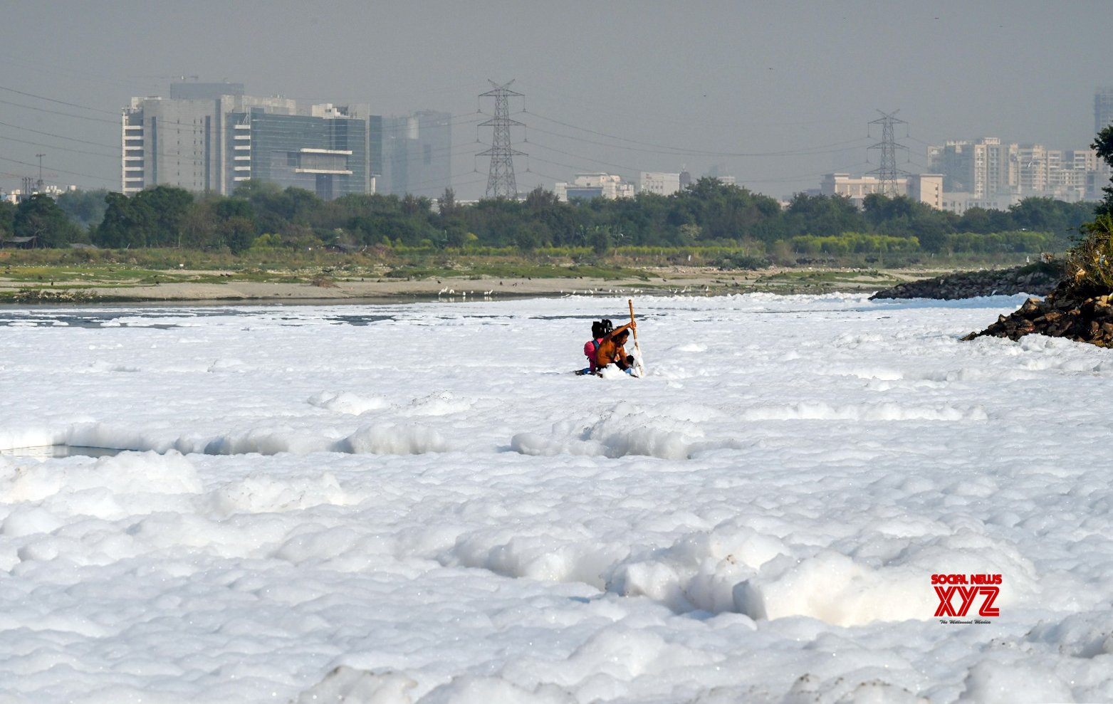 Noida: Toxic Foam Appears on Yamuna River #Gallery