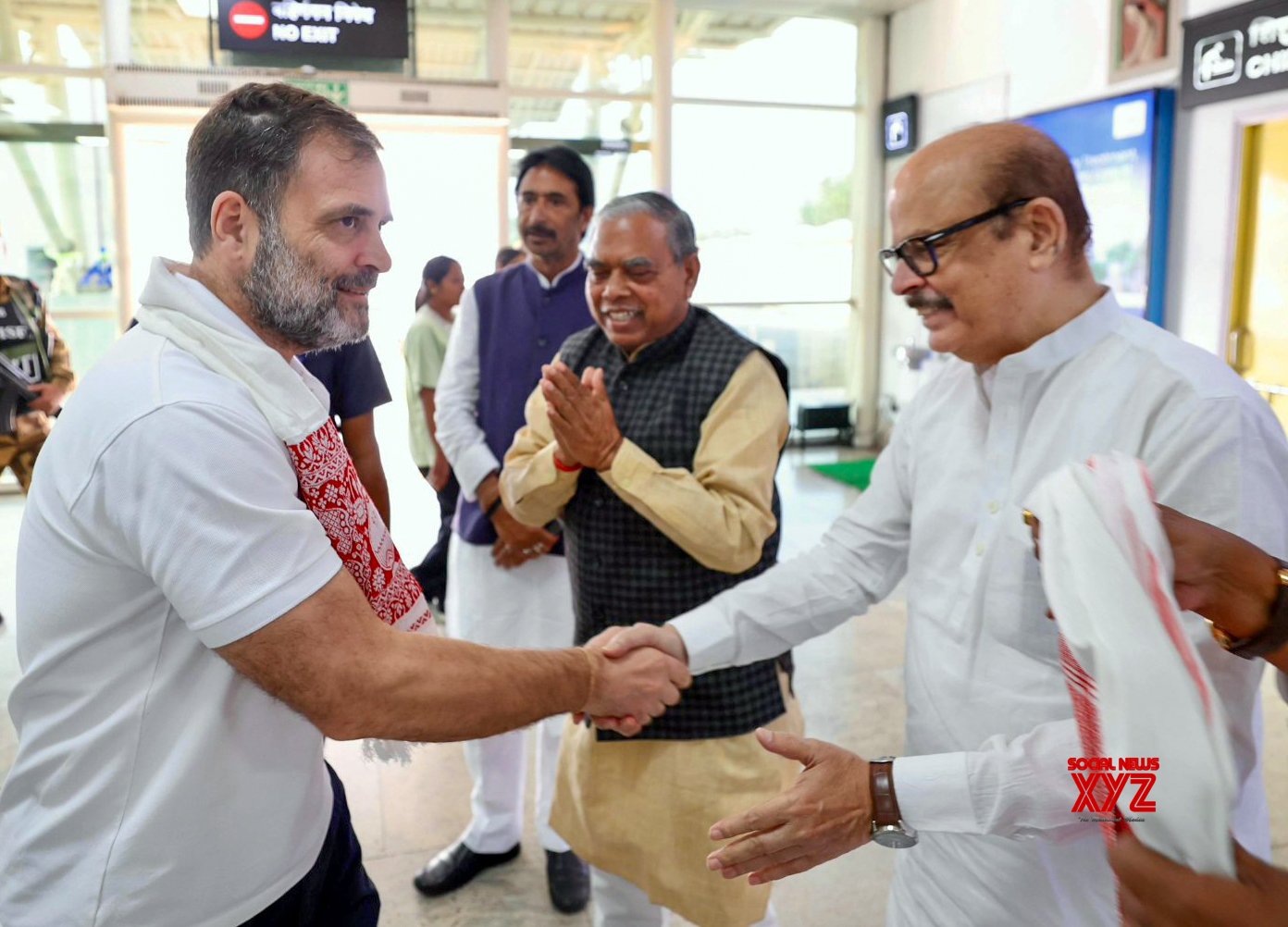 Ranchi: LoP Rahul Gandhi arrives to attend - 'Constitution Samman Sammelan' #Gallery