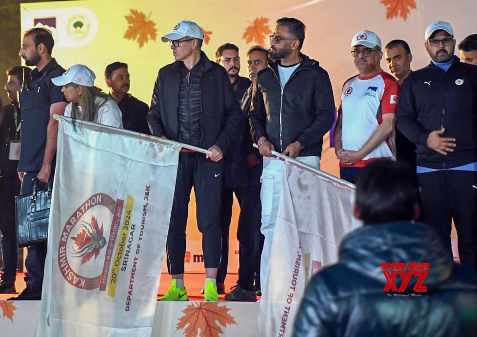 Srinagar: CM Umar Abdullah iza banderas en el primer maratón internacional en Cachemira #Galería