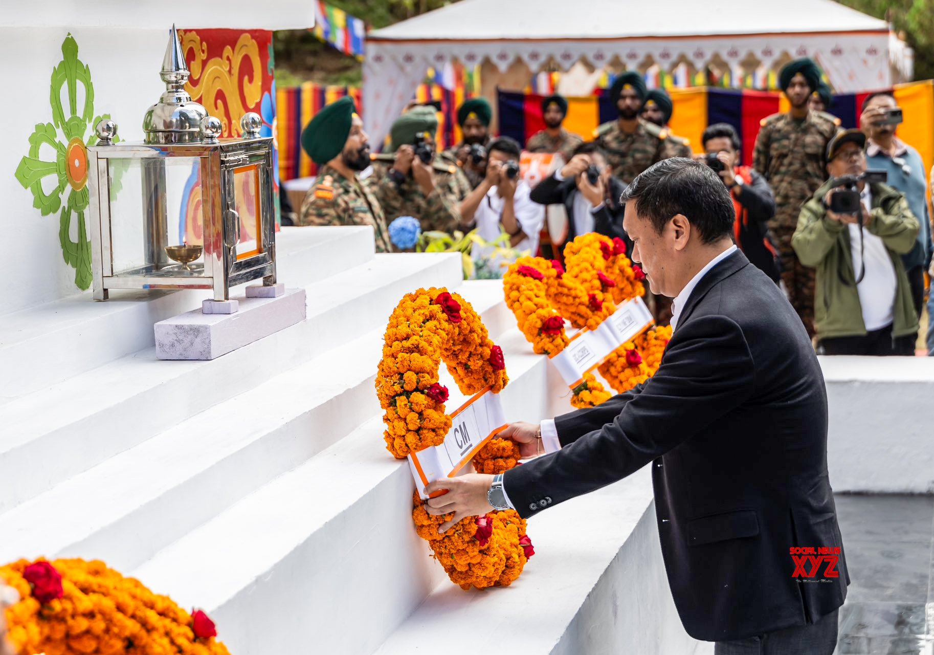 West Kameng: Pema Khandu rinde homenaje a los héroes de guerra de 1962 en el Memorial de Guerra de Nyukmadung #Gallery