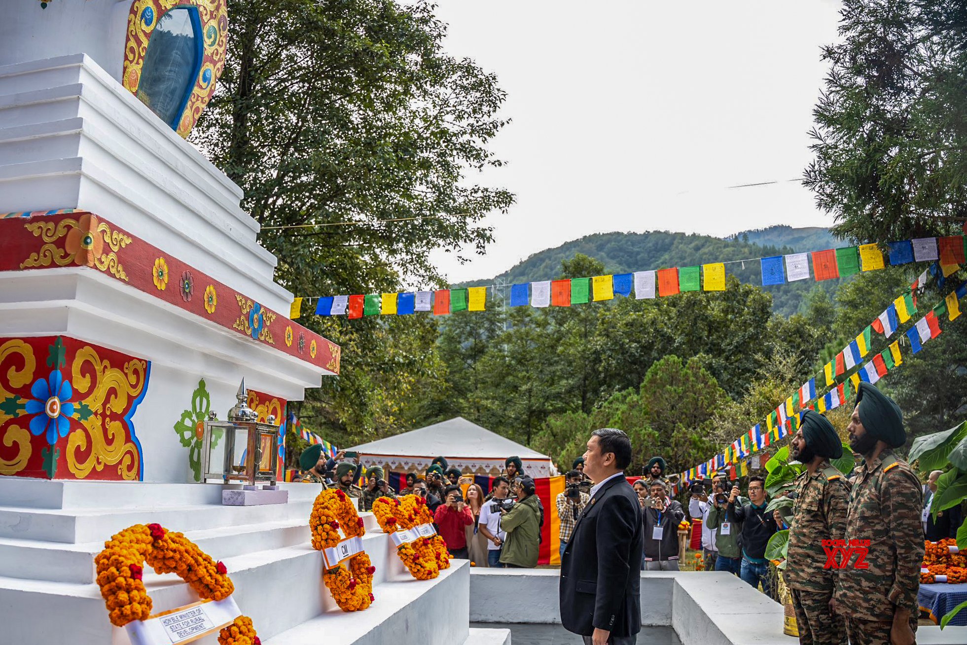 West Kameng: Pema Khandu rinde homenaje a los héroes de guerra de 1962 en el Memorial de Guerra de Nyukmadung #Gallery