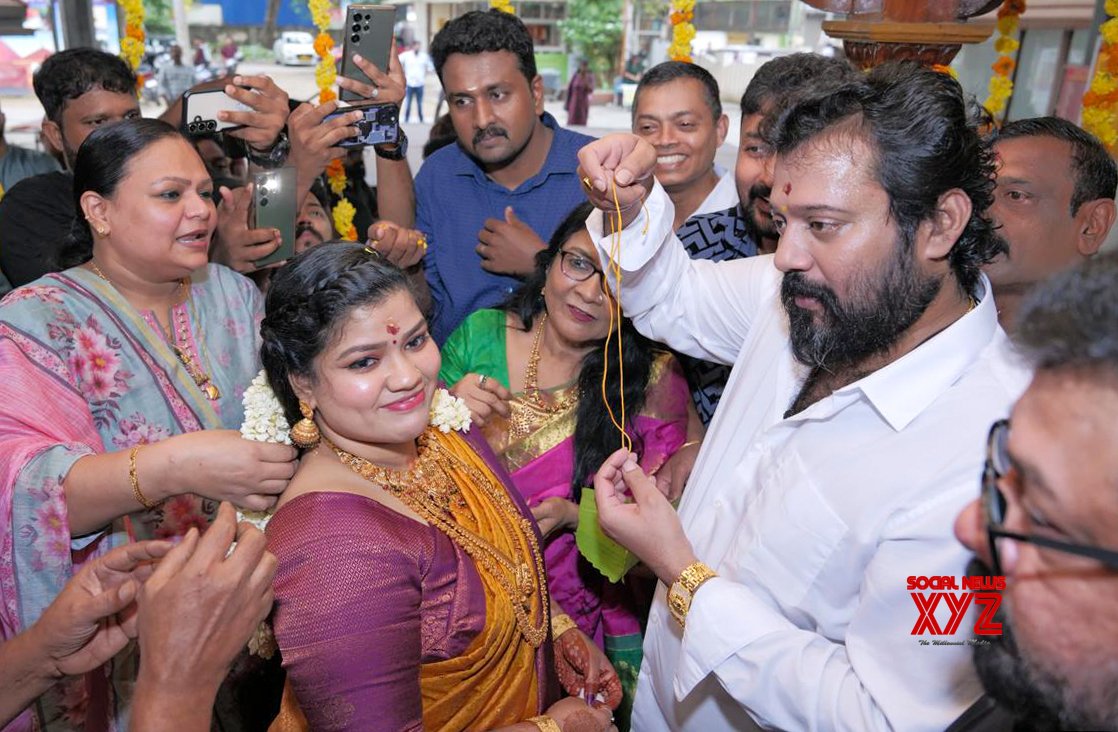 Kochi: el actor Bala y Kokila Pavakkulam se casan en el templo Sree Mahadeva #Galería