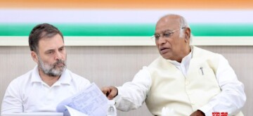 New Delhi: Congress President Mallikarjun Kharge with party leader Rahul Gandhi during the Central Election Committee (CEC) meeting at the AICC headquarters on Monday, October 21, 2024. (Photo: IANS)