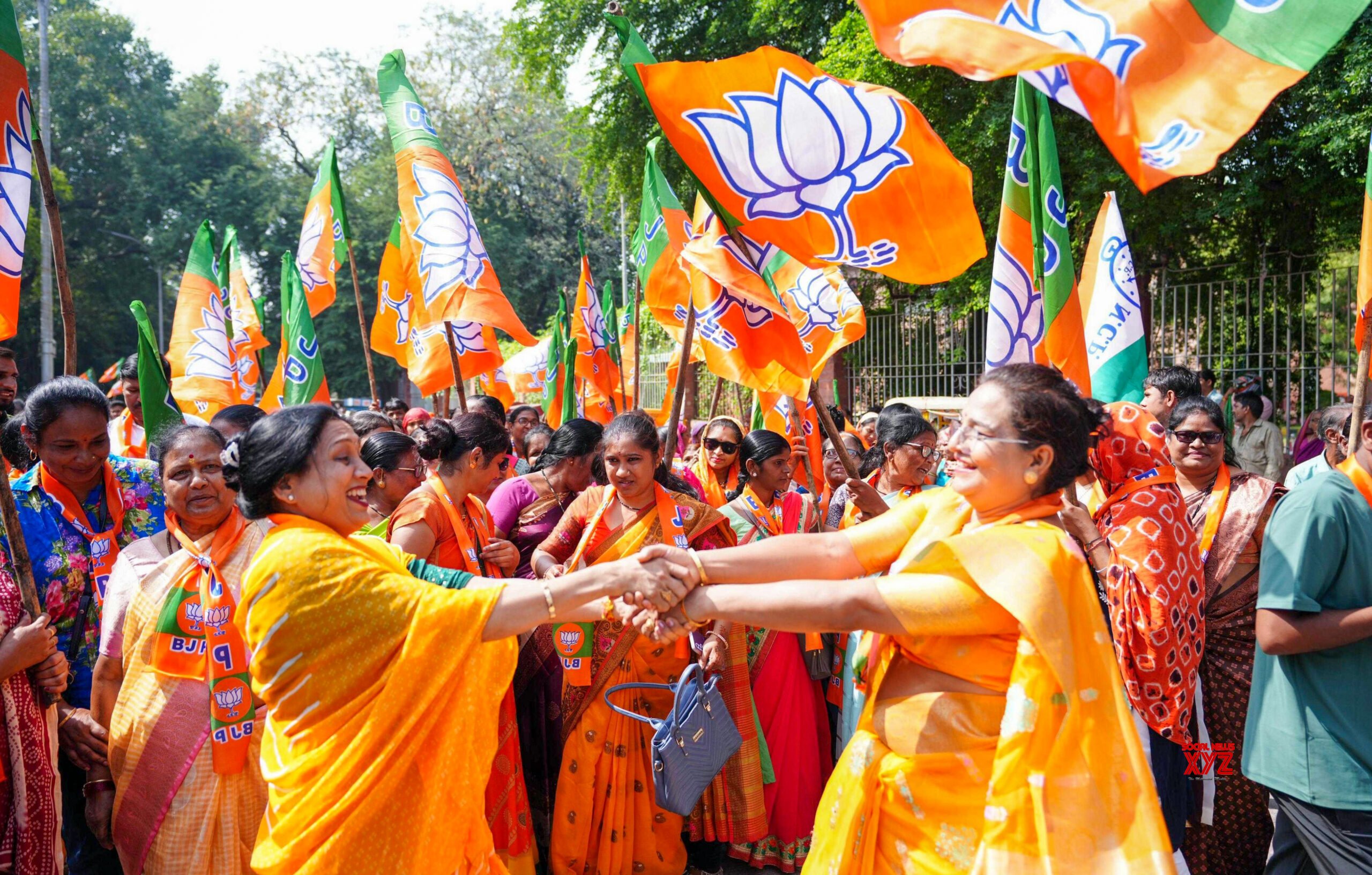 Nagpur: Partidarios en una manifestación del candidato del BJP Mahayuti, Devendra Fadnavis #Galería