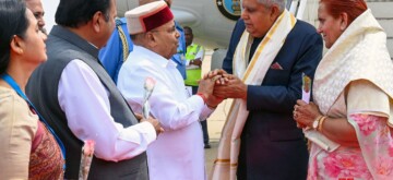 Bengaluru: Vice President Jagadeep Dhankar, along with his wife Sudesh Dhankar, being welcomed by Governor of Karnataka Thawar Chand Gehlot at HAL Airport on his arrival in Bengaluru on Friday, October 25, 2024. (Photo: IANS)