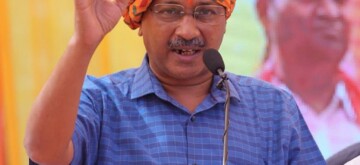 New Delhi: National Convenor of Aam Aadmi Party Arvind Kejriwal addresses the huge Shobha Yatra organized in New Delhi on Sunday, October 27, 2024. (Photo: IANS)