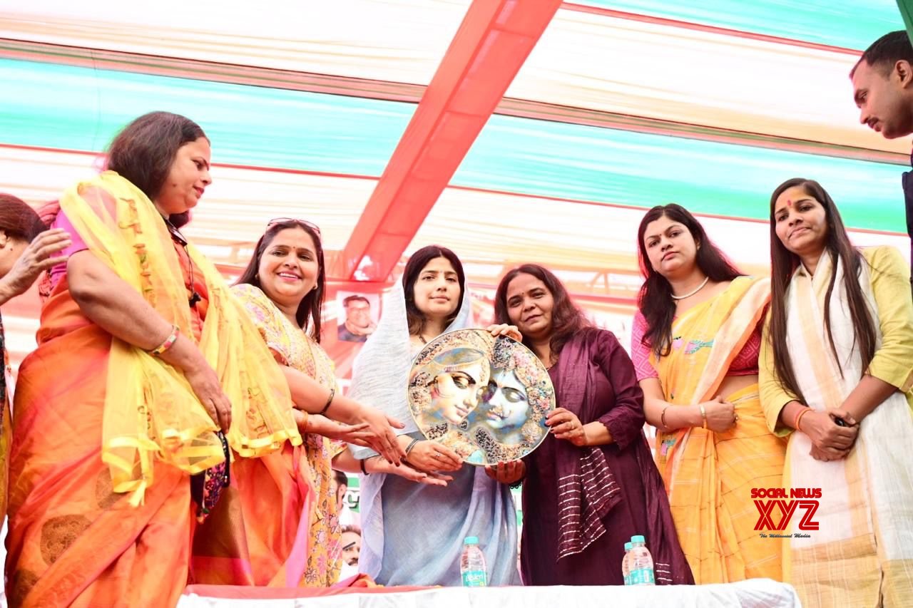 Ghiraur: Dimple Yadav, diputado del Partido Samajwadi, en una reunión pública - #Galería