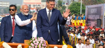 Vadodara: Prime Minister Narendra Modi along with the Prime Minister of Spain Pedro Sánchez receive warm welcome by people during their roadshow at Vadodara, in Gujarat, on Monday, October 28, 2024. (Photo: IANS)