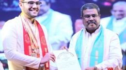 Varanasi: Union Minister for Education Dharmendra Pradhan presents a certificate to a student during the 13th convocation ceremony of Banaras Hindu University (BHU) in Varanasi on Monday, October 28, 2024. (Photo: IANS)