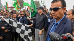 Srinagar: Jammu and Kashmir Chief Minister Omar Abdullah flags off the 'Run for Unity' event on the occasion of National Unity Day, commemorating the birth anniversary of Sardar Vallabhbhai Patel, in Srinagar, Tuesday, October 29, 2024. (Photo: IANS/Qamar Sibtain)