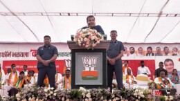 Raigad: Union Minister Nitin Gadkari addresses the nomination meeting of BJP-Mahayuti candidate Mahesh Baldi for the Uran Assembly Constituency in the Maharashtra Assembly elections, in Raigad on Tuesday, October 29, 2024. (Photo: IANS)