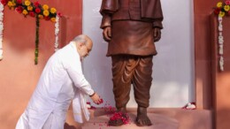 New Delhi: Home Minister Amit Shah unveils the statue of Sardar Vallabhbhai Patel at the Census Bhawan in New Delhi on Tuesday October 29, 2024. (Photo: IANS)