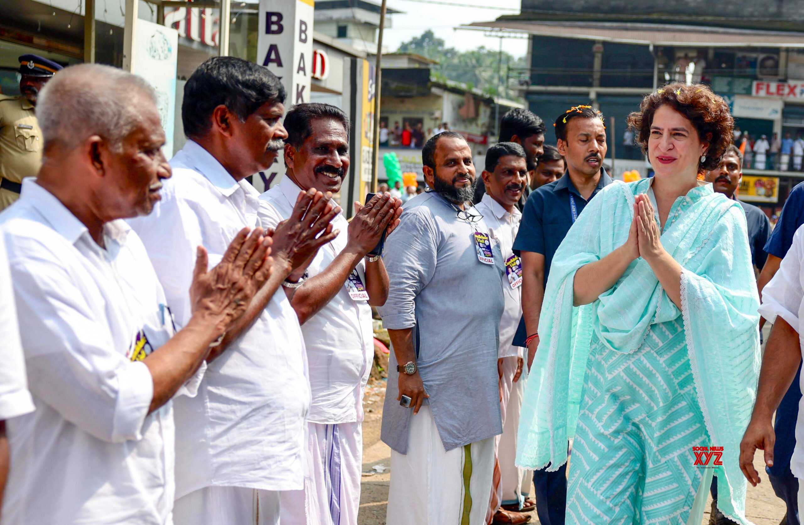 Wayanad: Priyanka Gandhi Vadra se dirige a la reunión de esquina de Engapuzha #Galería