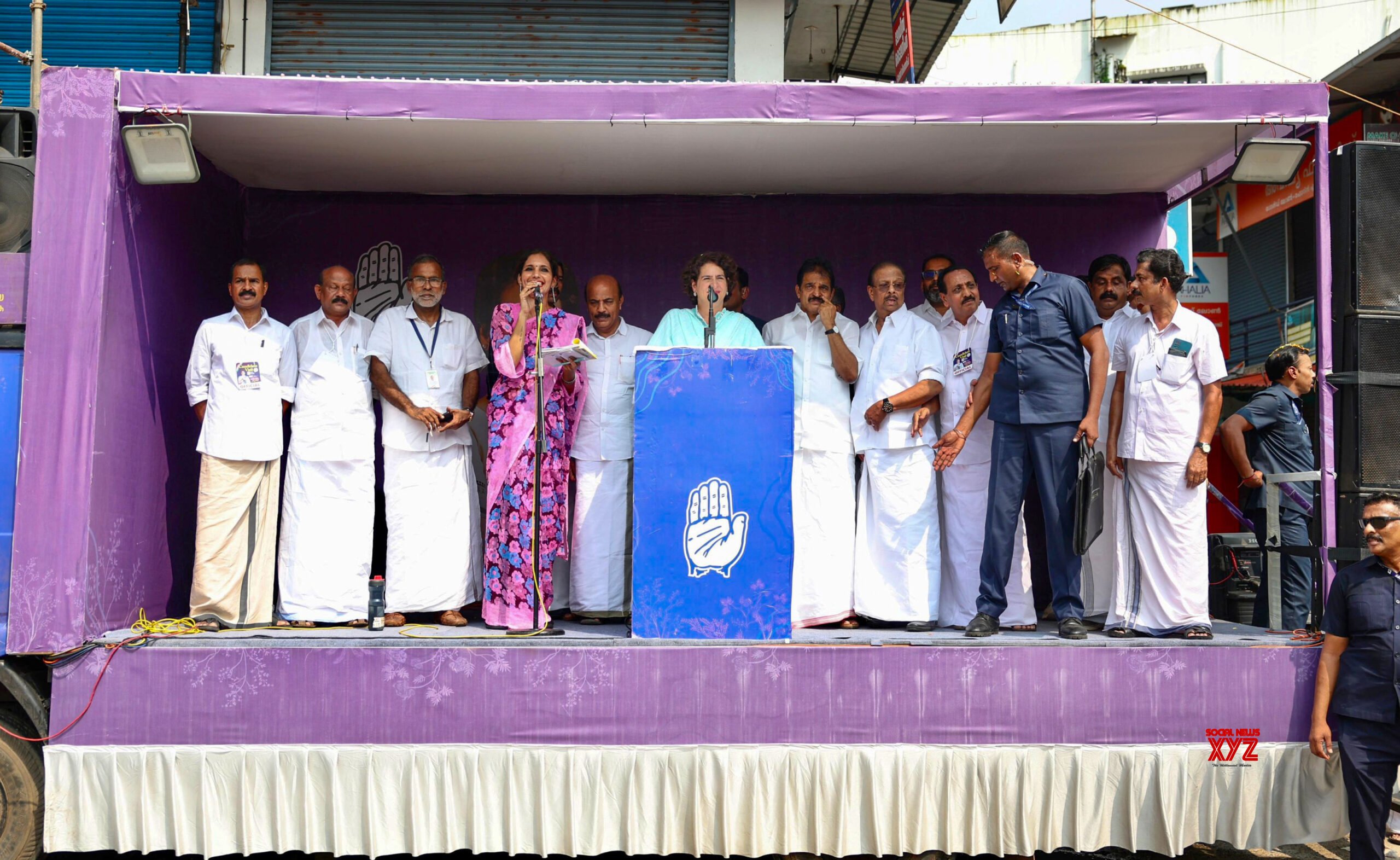 Wayanad: Priyanka Gandhi Vadra se dirige a la reunión de esquina de Engapuzha #Galería