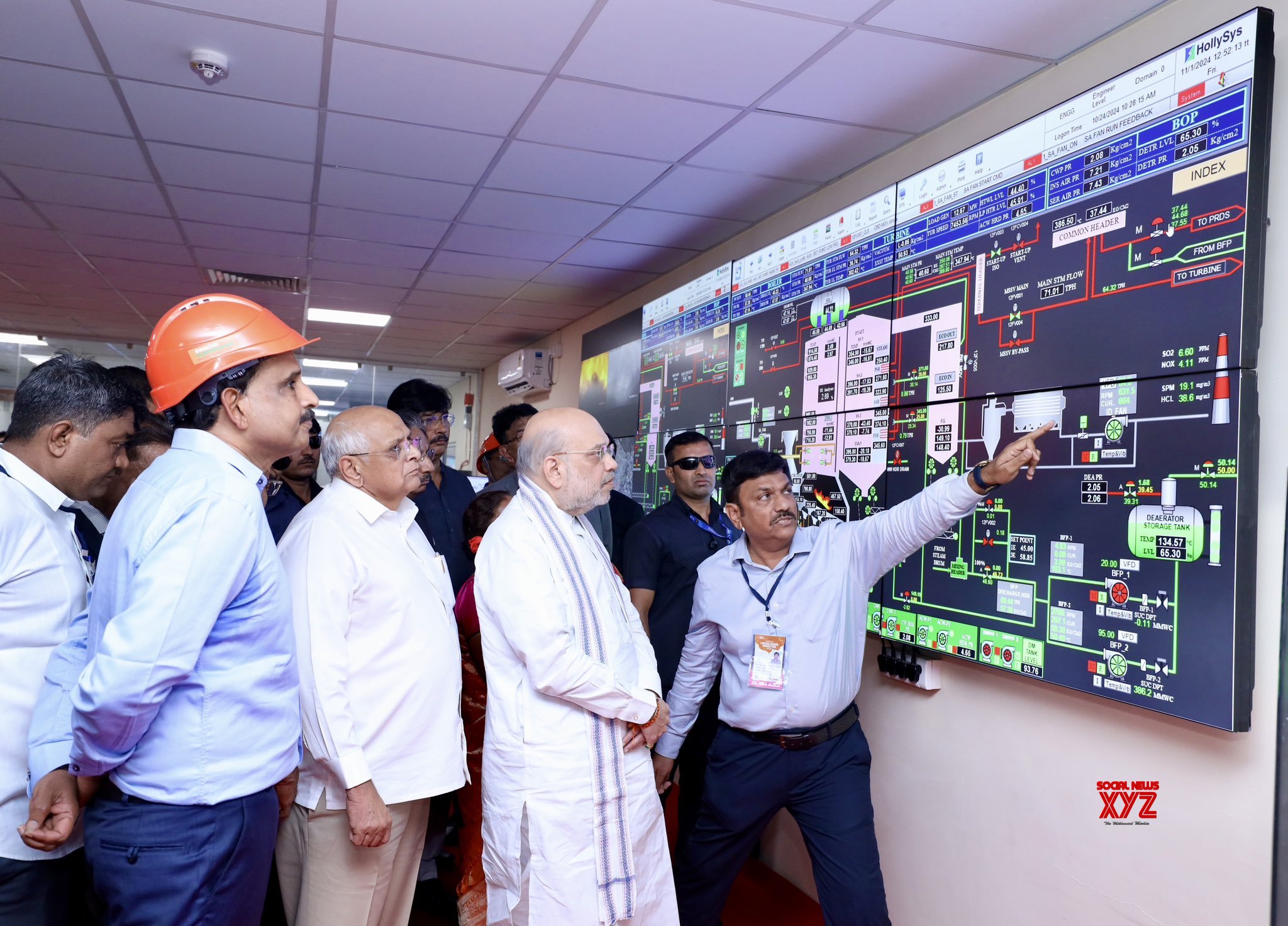 Ahmedabad: el Ministro del Interior de la Unión, Amit Shah, y el Ministro Principal de Gujarat, Bhupendra Patel, en la ceremonia de inauguración de un paquete de central de generación de energía a partir de residuos de 15 MW #Galería