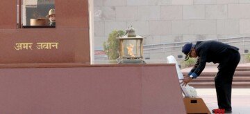 New Delhi: Rajesh Kumar Singh lays a wreath at the National War Memorial before taking over as Defence Secretary in New Delhi on Friday, November 1, 2024. (Photo: IANS/PIB)