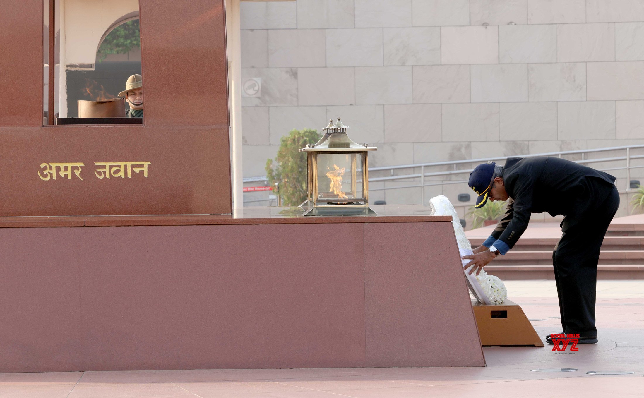 Nueva Delhi: Rajesh Kumar Singh deposita una ofrenda floral en el Monumento Nacional a la Guerra antes de asumir el cargo de Ministro de Defensa – #Gallery