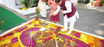 Bhopal: Madhya Pradesh Chief Minister Mohan Yadav performs 'Govardhan Puja' on the occasion of the Govardhan and Annakoot festivals at his residence in Bhopal on Saturday, November 02, 2024. (Photo: IANS)