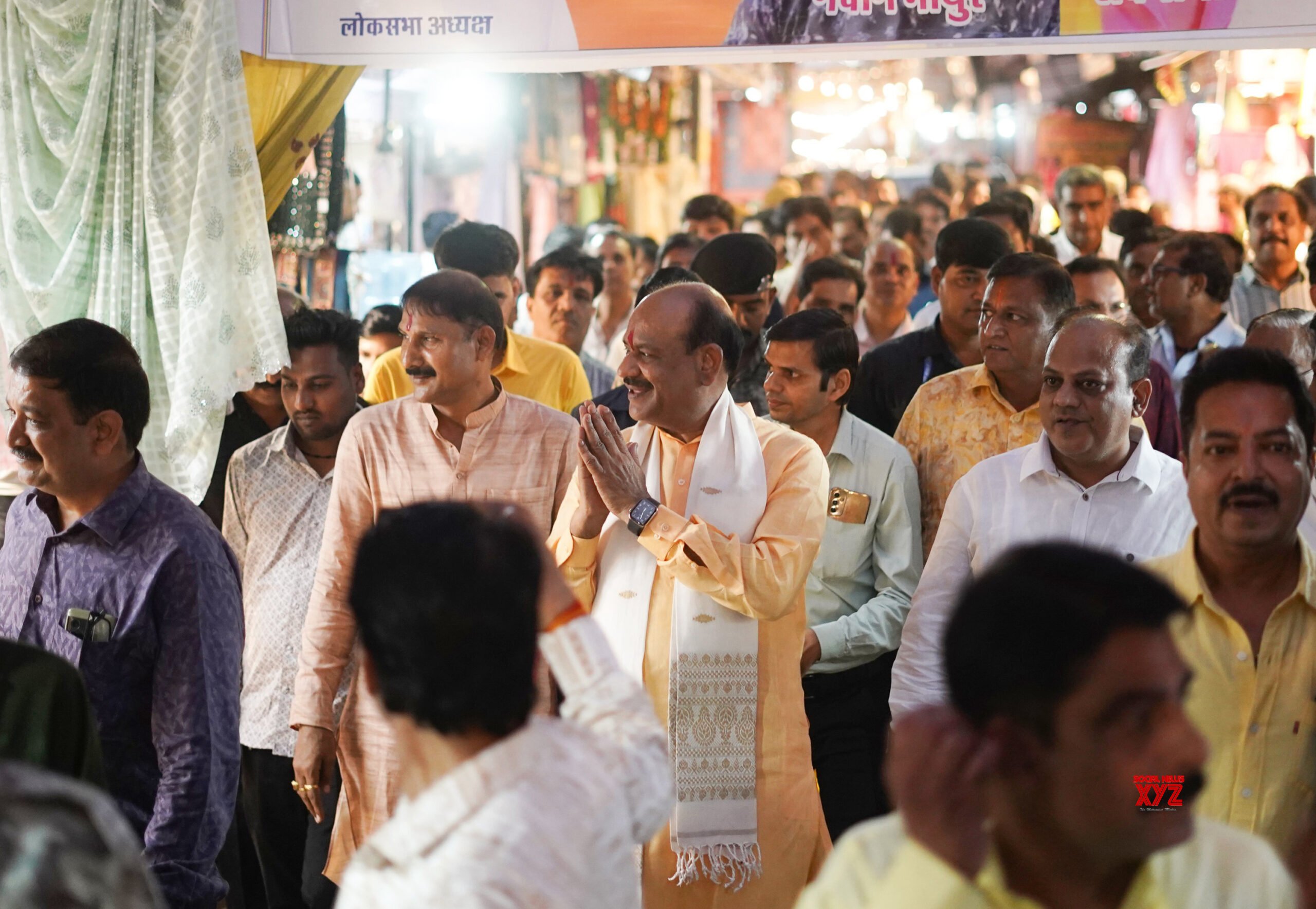 Kota: Lok Sabha Speaker Om Birla greets traders and residents of the Rampura area - #Gallery