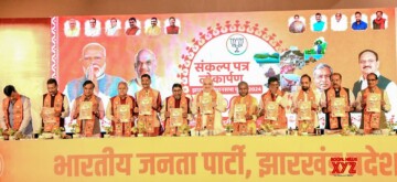 Ranchi: BJP State President Babulal Marandi, Union Home Minister Amit Shah, Assam Chief Minister Himanta Biswa Sarma, Union Minister Shivraj Singh Chouhan, Union Minister of State for Defence Sanjay Seth, and former Union Minister Arjun Munda during the release of Bharatiya Janata Party's Sankalp Patra for the Jharkhand Assembly elections in Ranchi on Sunday, November 03, 2024. (Photo: IANS)