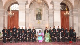 New Delhi: President Droupadi Murmu in a group photo session with a group of students from Yairipok, Manipuras part of the National Integration Tour at Rashtrapati Bhavan in New Delhi on Monday November 04, 2024. (Photo: IANS)