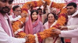 Mainpuri: Samajwadi Party MP Dimple Yadav during a public meeting in Karhal Assembly, Mainpuri  on Monday, November 4, 2024. (Photo: IANS)