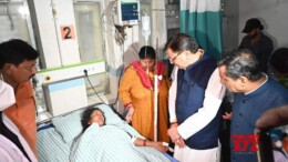 Ramnagar: Uttarakhand CM Pushkar Singh Dhami meets the injured of the Almora bus accident at the Ram Dutt Joshi Government Combined Hospital in Ramnagar  on Monday, November 4, 2024. (Photo: IANS)