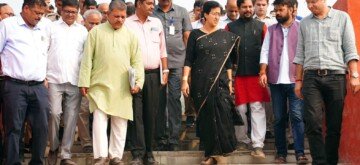 New Delhi: Delhi Chief Minister Atishi inspects ITO Hathi Ghat ahead of the preparations for the Chhath Festival in New Delhi on Monday, November 04, 2024. (Photo: IANS)