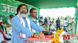 Chatra: JMM President and Jharkhand Chief Minister Hemant Soren campaign in support of party candidate Manoj Chandra ahead of Jharkhand Assembly Election in Simaria , Chatra  on Tuesday, November 5, 2024. (Photo: IANS)