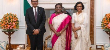 New Delhi: Dr Justice D.Y. Chandrachud, Chief Justice of India, along with his wife Kalpana Das, meets President Droupadi Murmu at Rashtrapati Bhavan in New Delhi  on Wednesday, November 6, 2024. (Photo: IANS)