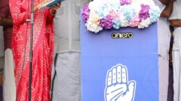 Akampadam:  Congress General Secretary Priyanka Gandhi addresses a corner meeting ahead of Wayanad by-polls elections at Akampadam, Malappuram district  on Thursday, November 7, 2024. (Photo: IANS)