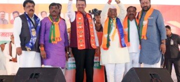 Nagpur: Deputy Chief Minister of Maharashtra Devendra Fadnavis campaigns in support of BJP candidate Kishan Wankhede in Nagpur on Thursday, November 7, 2024. (Photo: IANS)