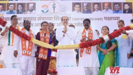 Buldhana: Shiv Sena (UBT) chief Uddhav Thackeray during an election campaign in support of Mahavikas Aghadi candidate from Buldhana Assembly in Buldhana on Friday November 08, 2024. (Photo: IANS)