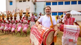 Lohardaga: Congress leader Rahul Gandhi beats an traditional instrument during a public meeting ahead of Jharkhand Assembly Elections in Lohardaga on Friday November 08, 2024. (Photo: IANS)