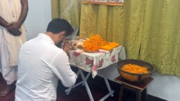 Patna: Union Minister Chirag Paswan visits the residence of late renowned singer Sharda Sinha to pay his condolences in Patna on Thursday, November 7, 2024. (Photo: IANS)