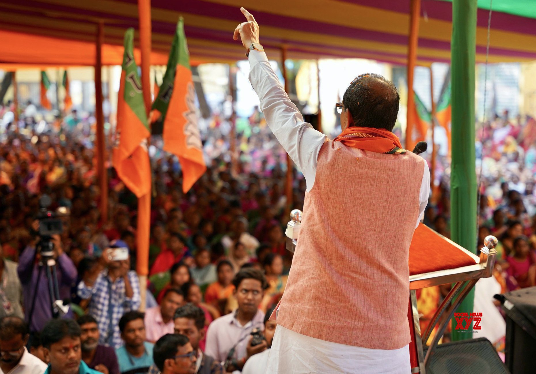 East Singhbhum: Union Minister and senior BJP leader Shivraj Singh Chouhan attends a public meeting #Gallery