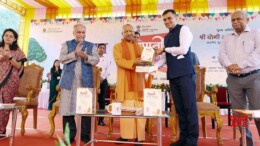 Lucknow: Uttar Pradesh Chief Minister Yogi Adityanath during the inauguration of the Gomti Book Festival 2024 organized by the National Book Trust in Lucknow on Saturday, November 09, 2024. (Photo: IANS)