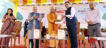 Lucknow: Uttar Pradesh Chief Minister Yogi Adityanath during the inauguration of the Gomti Book Festival 2024 organized by the National Book Trust in Lucknow on Saturday, November 09, 2024. (Photo: IANS)