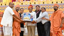 Kheda: Gujarat Chief Minister Bhupendra Patel attends the Shri Lakshminarayan Dev Bicentenary Festival organised by Shri Swaminarayan Temple in Vadtal, Kheda, on Saturday, November 9, 2024. (Photo: IANS)