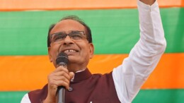 Hazaribagh: Union Minister Shivraj Singh Chouhan campaigns in support of party candidate Amit Kumar Yadav ahead of the Jharkhand assembly elections in Barkatha, Hazaribagh, on Saturday, November 9, 2024. (Photo: IANS)