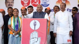 Amravati: Congress National President Mallikarjun Kharge addresses an election rally ahead of the Maharashtra Assembly polls in Amravati on Saturday, November 9, 2024. (Photo: IANS)