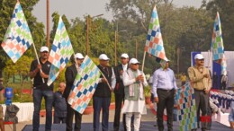 New Delhi: Union Minister of Housing and Urban Affairs & Power, Manohar Lal, launches the EV as a service program along with the Flags off EV Rally during invitation by Convergence Energy Services Limited (CESL) at Major Dhyan Chand National Stadium, in New Delhi on Sunday November 10, 2024. (Photo: IANS)