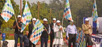 New Delhi: Union Minister of Housing and Urban Affairs & Power, Manohar Lal, launches the EV as a service program along with the Flags off EV Rally during invitation by Convergence Energy Services Limited (CESL) at Major Dhyan Chand National Stadium, in New Delhi on Sunday November 10, 2024. (Photo: IANS)